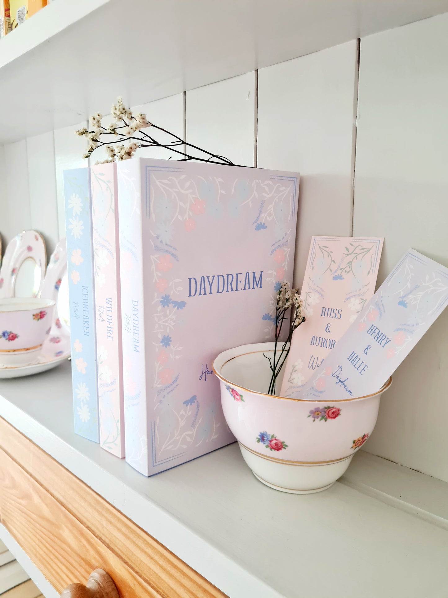 Maple Hill Dust Covers and Bookmarks Hannah Grace