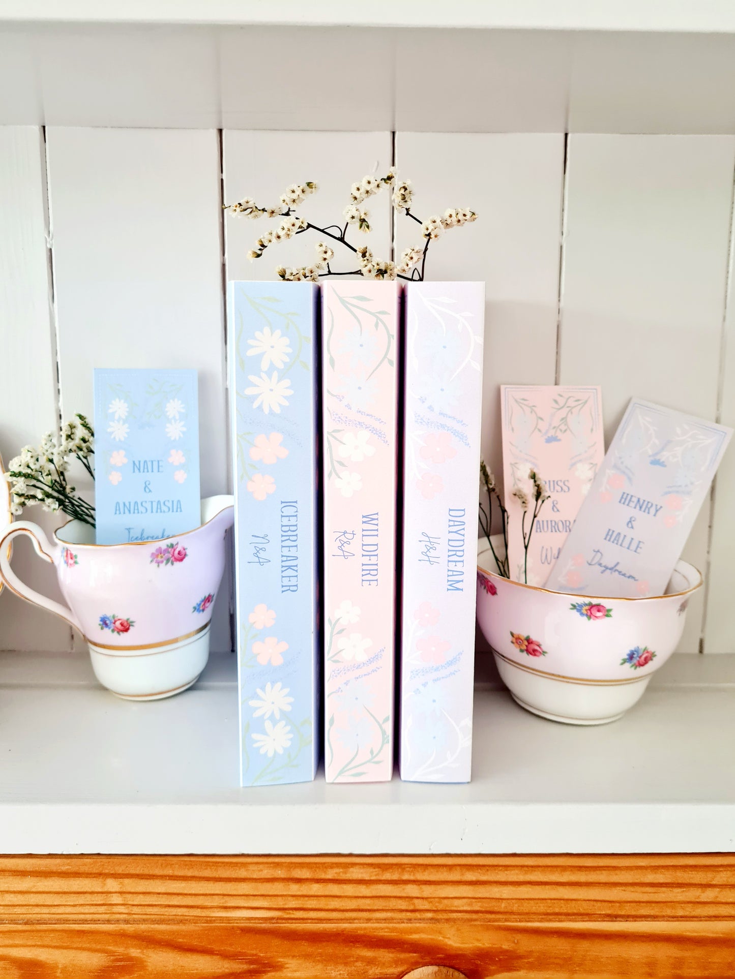 Maple Hill Dust Covers and Bookmarks Hannah Grace